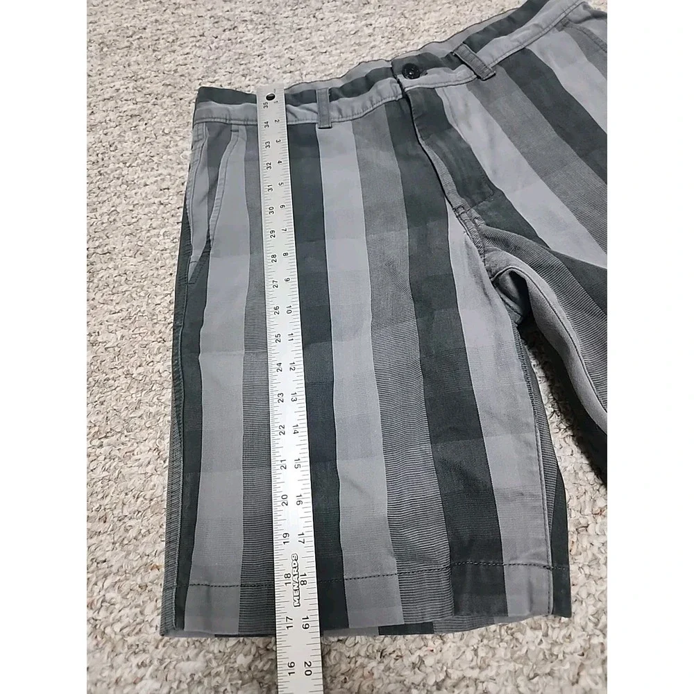The North Face‎ Narrows Short Mens 32 Gray Striped Stretch Cotton Belt Loops 9